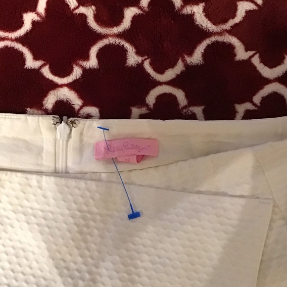Lily Pulitzer cream Textured Skort(small), sexy but classy!! - Picture 2 of 5